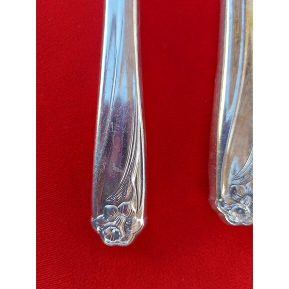 4 Rogers 1847 Silverplate Daffodil Pattern Modern Hollow Core Knives - Picture 2 of 2